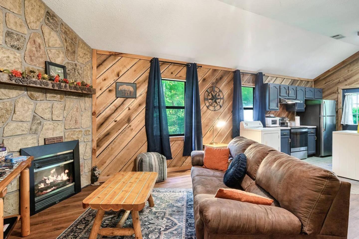 Romantic Mtn Cabin Hot Tub & Jacuzzi Views 세비어빌 외부 사진