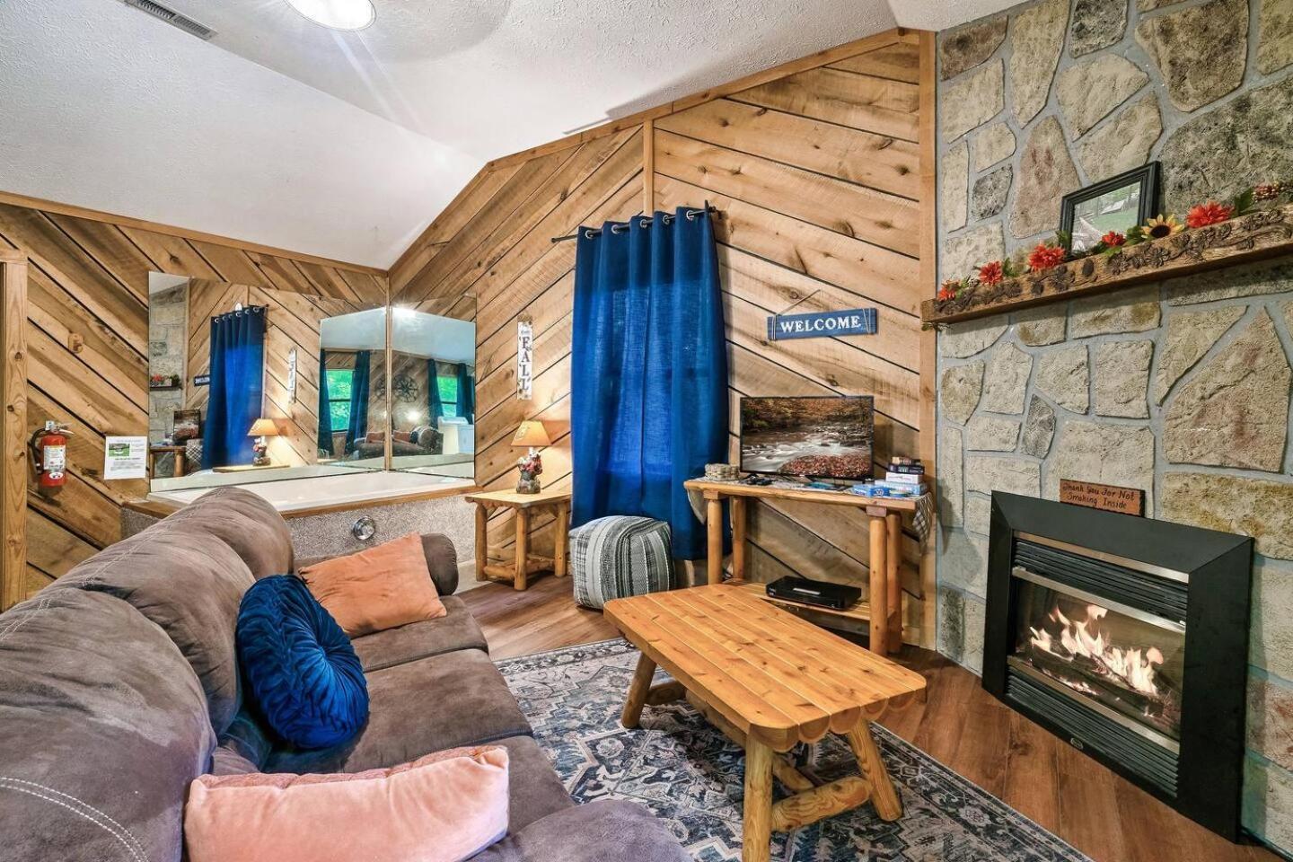 Romantic Mtn Cabin Hot Tub & Jacuzzi Views 세비어빌 외부 사진
